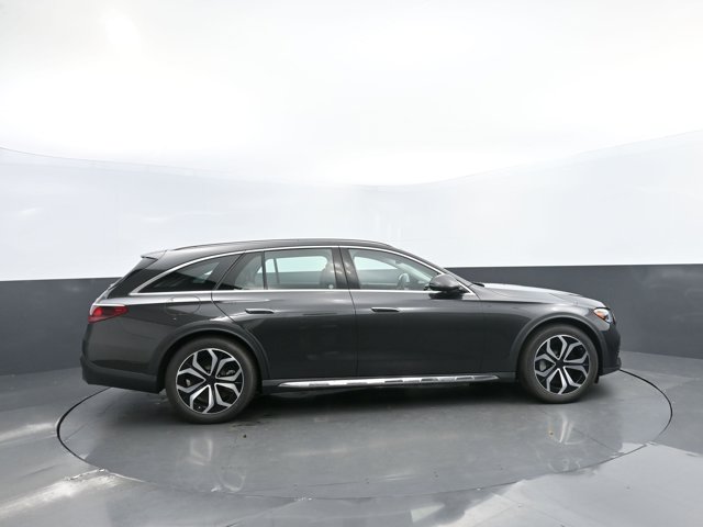 Vehicle image 9 of 43