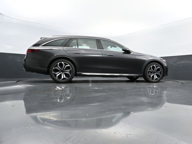 Vehicle image 7 of 43