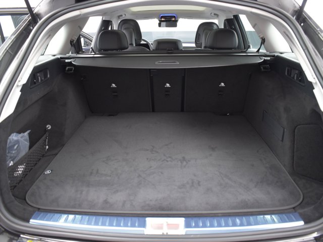 Vehicle image 33 of 43