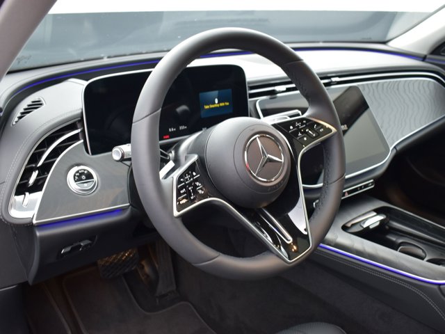 Vehicle image 20 of 43