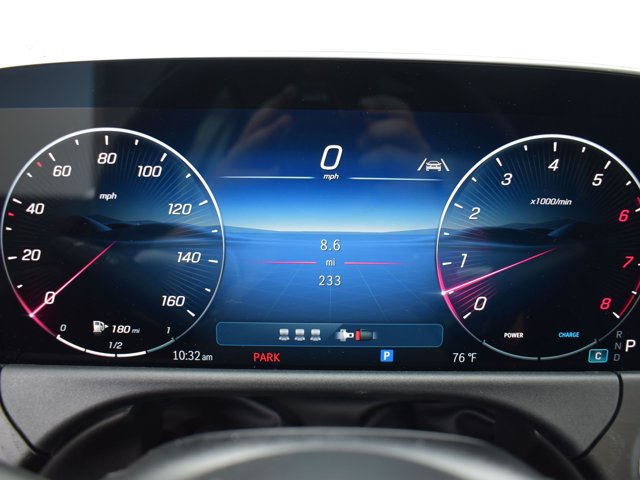 Vehicle image 26 of 43