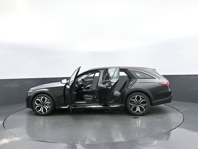 Vehicle image 18 of 43
