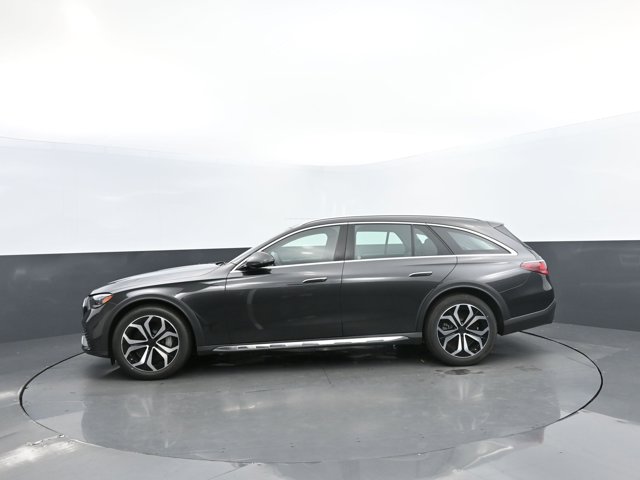 Vehicle image 17 of 43