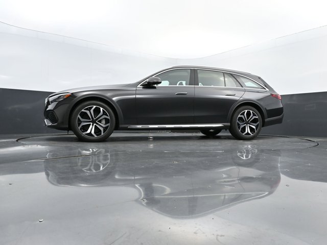 Vehicle image 16 of 43