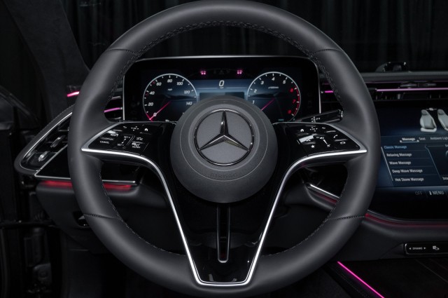 Vehicle image 22 of 23