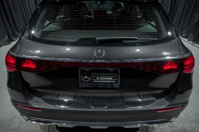 Vehicle image 7 of 23