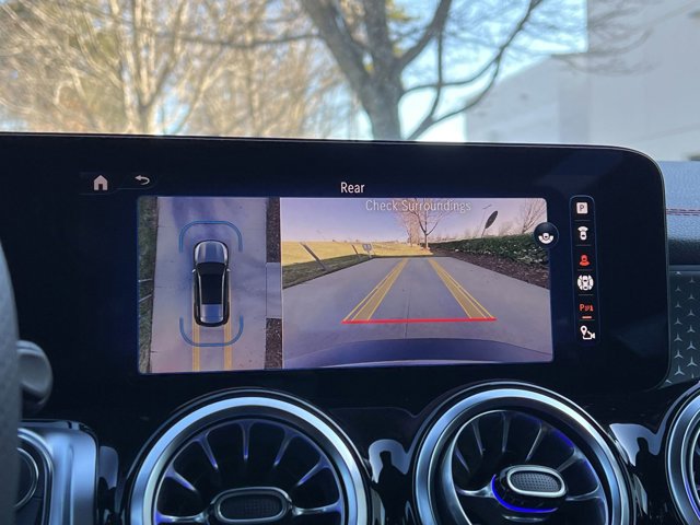 Vehicle image 27 of 37