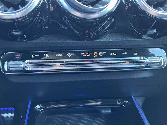 Vehicle image 31 of 37