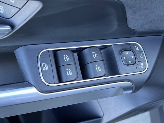 Vehicle image 13 of 37