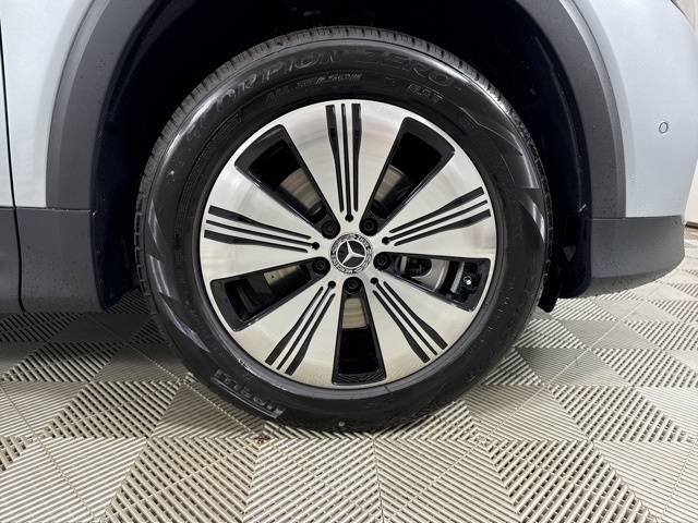 Vehicle image 9 of 13