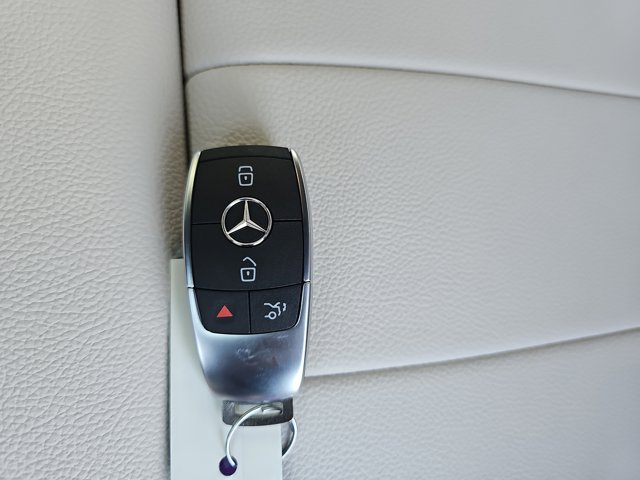 Vehicle image 37 of 38