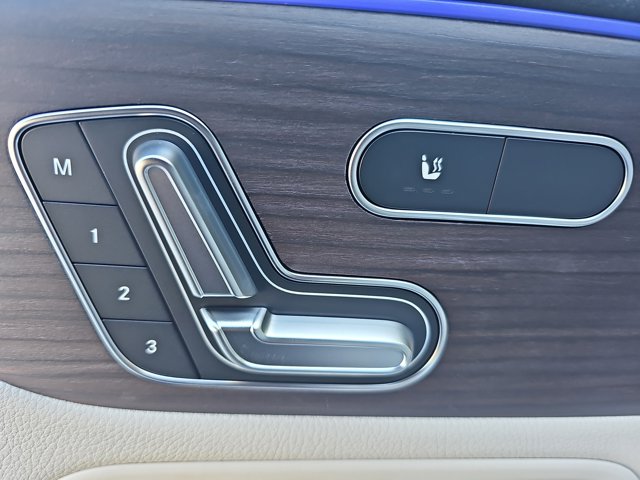 Vehicle image 30 of 38