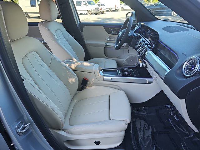 Vehicle image 10 of 38