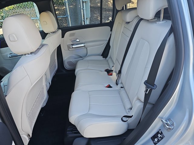 Vehicle image 14 of 38