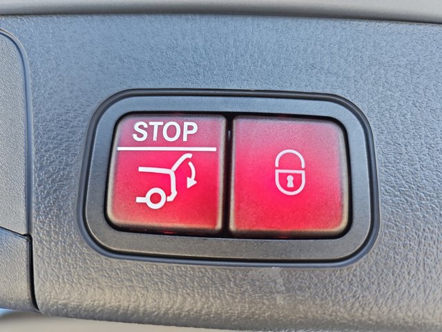 Vehicle image 13 of 38