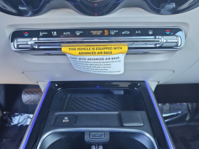 Vehicle image 21 of 38
