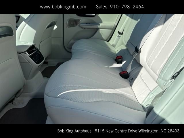 Vehicle image 30 of 46