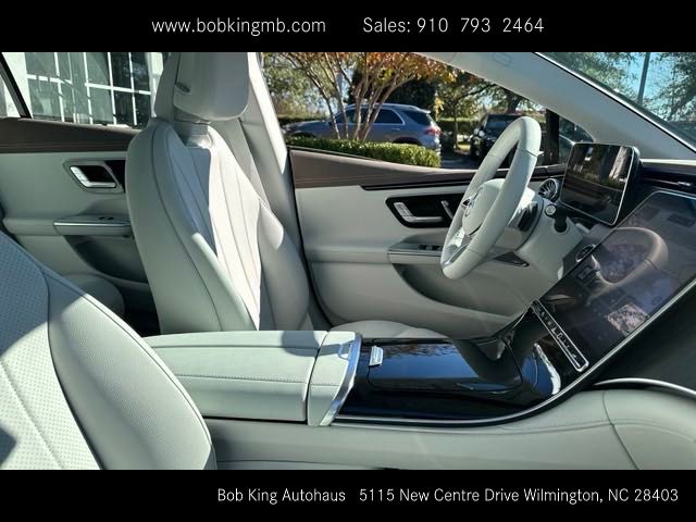Vehicle image 41 of 46