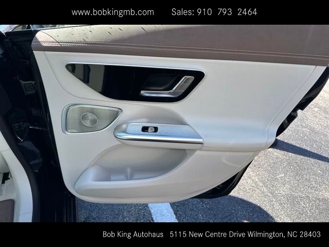Vehicle image 38 of 46