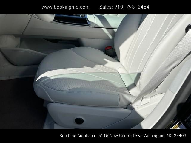 Vehicle image 25 of 46