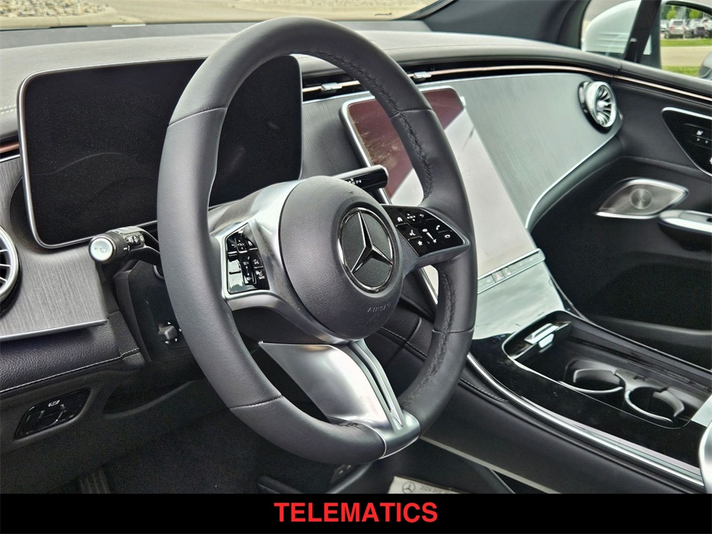Vehicle image 14 of 21