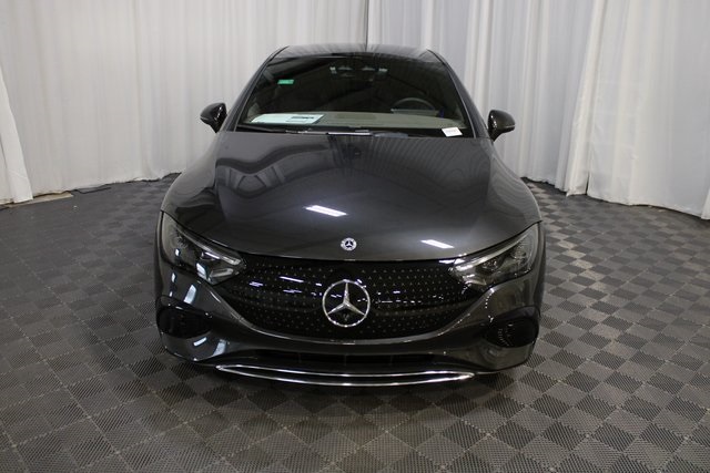 Vehicle image 2 of 39