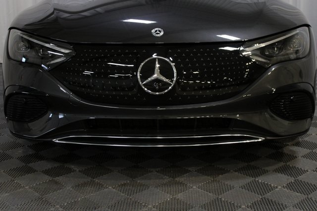 Vehicle image 3 of 39