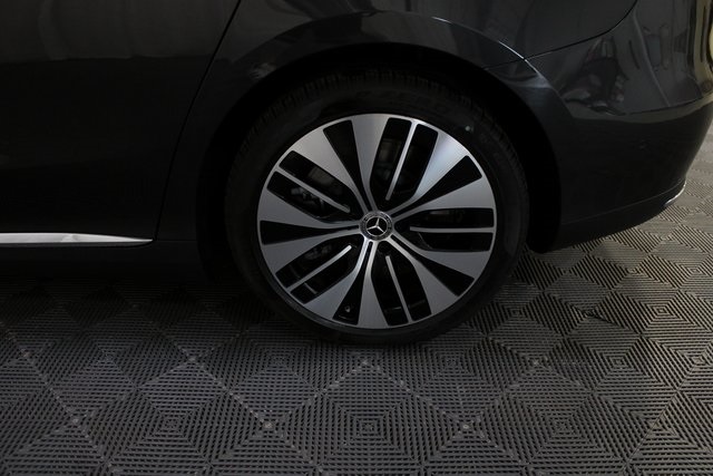 Vehicle image 9 of 39