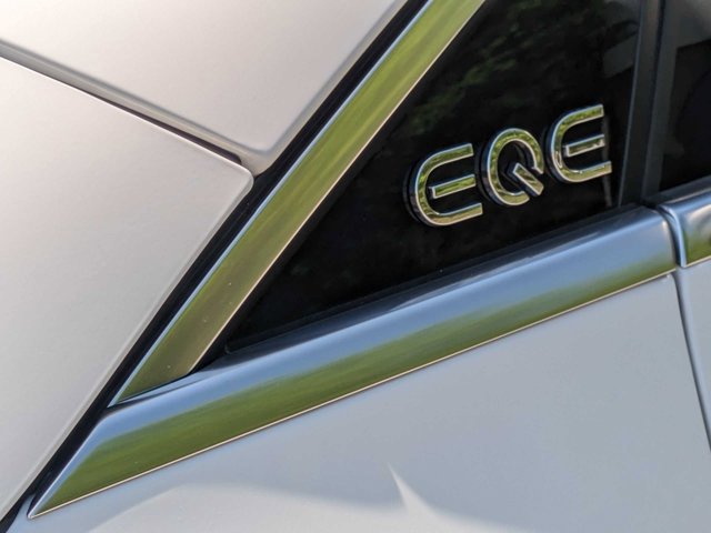Vehicle image 33 of 39