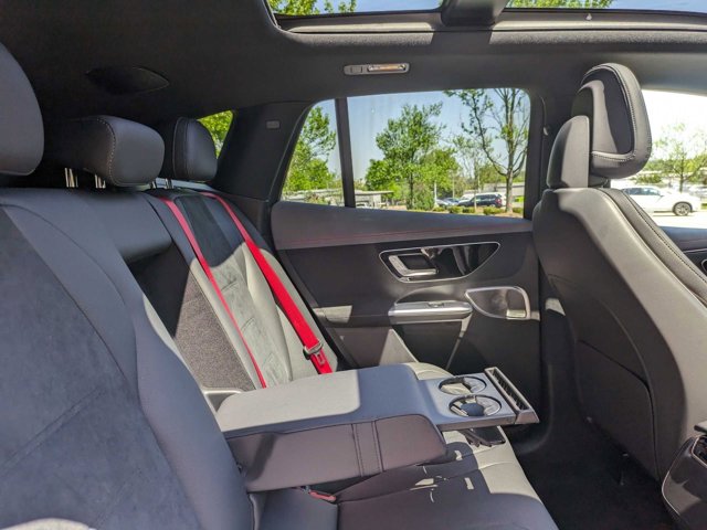 Vehicle image 28 of 39