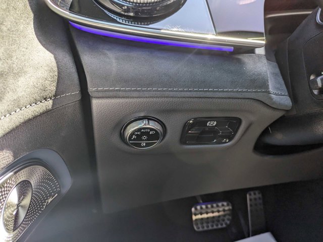 Vehicle image 19 of 39