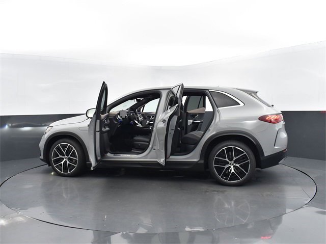 Vehicle image 41 of 43