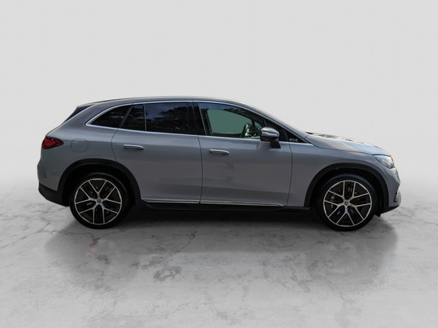 Vehicle image 4 of 43