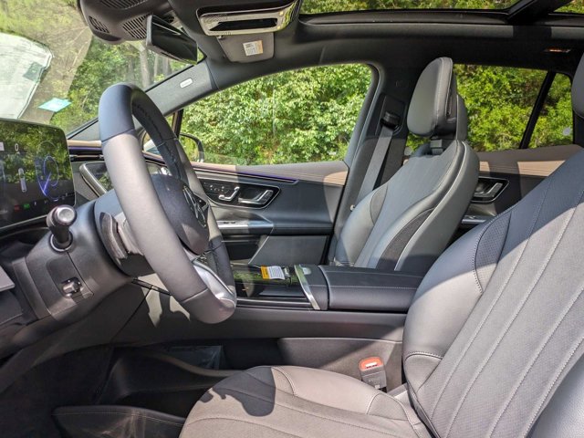 Vehicle image 18 of 43