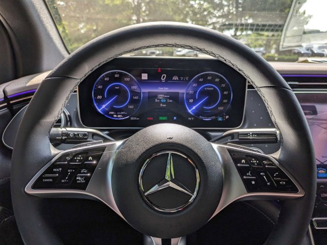 Vehicle image 10 of 43