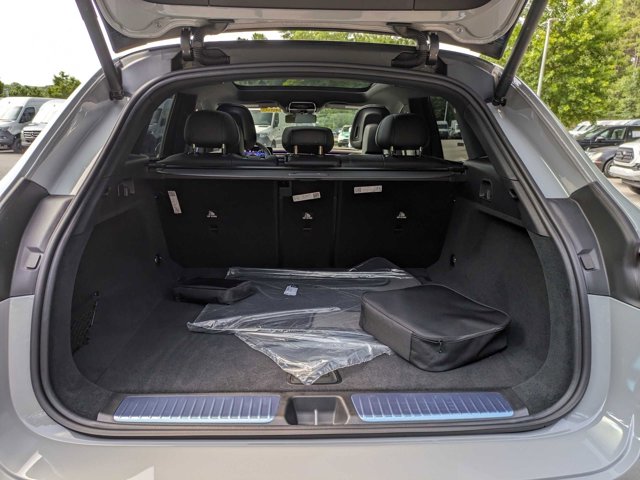Vehicle image 25 of 43