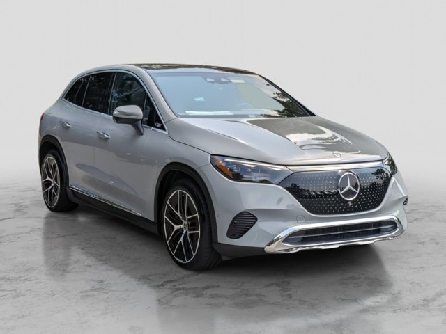 Vehicle image 3 of 43