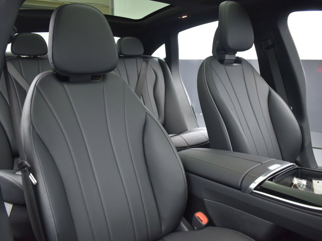 Vehicle image 42 of 43