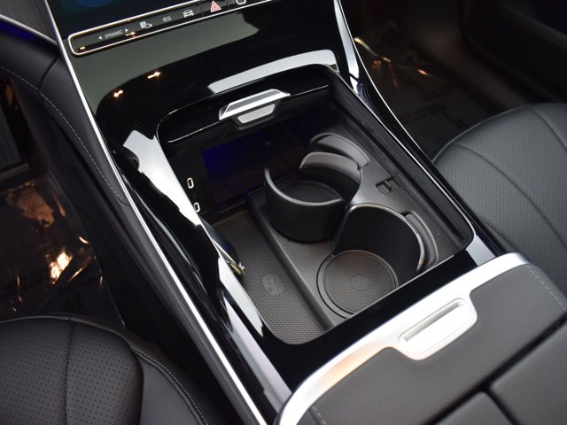 Vehicle image 31 of 43