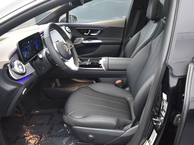 Vehicle image 22 of 43
