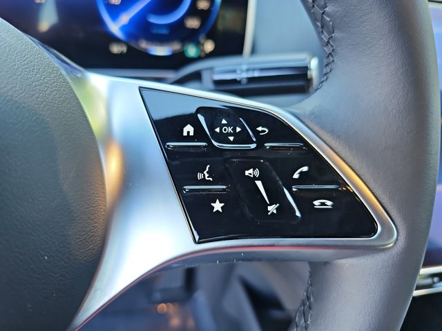 Vehicle image 18 of 37