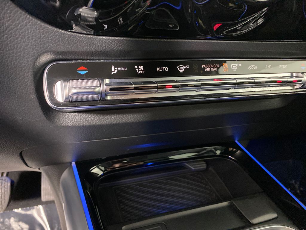 Vehicle image 9 of 31