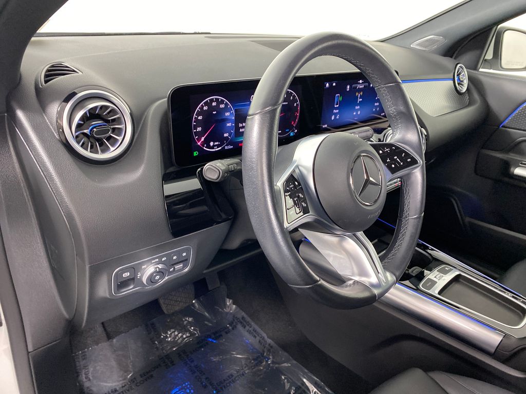 Vehicle image 12 of 31