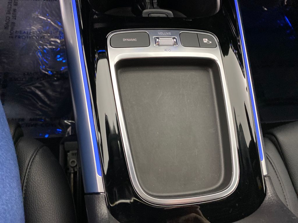 Vehicle image 23 of 31