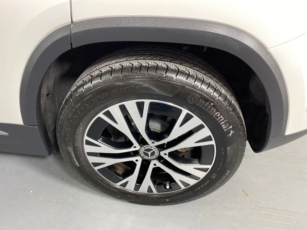 Vehicle image 7 of 31