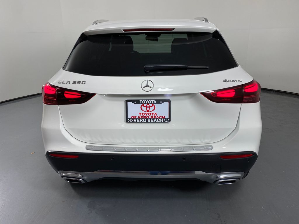 Vehicle image 5 of 31