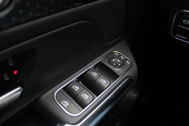 Vehicle image 26 of 31