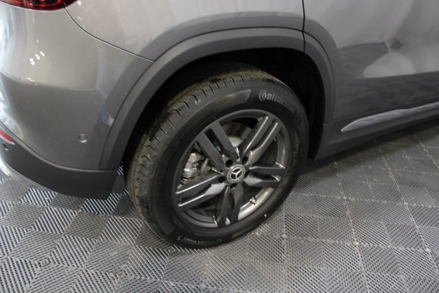 Vehicle image 12 of 31
