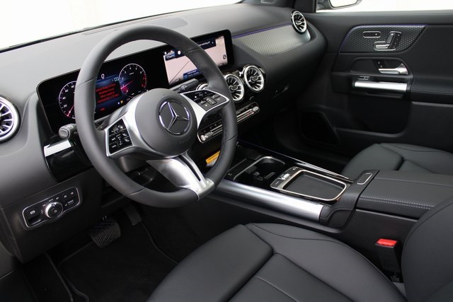Vehicle image 9 of 31