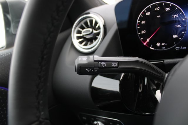 Vehicle image 20 of 31